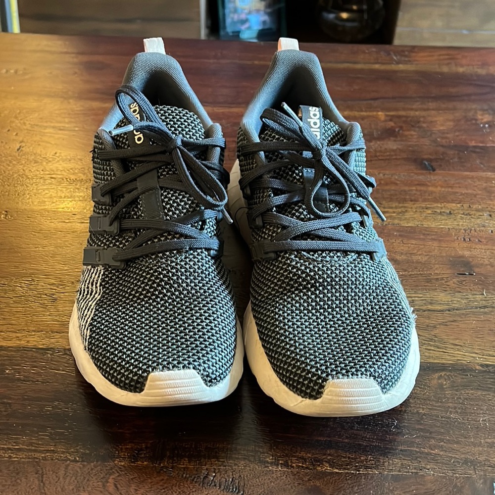 Adidas Questar Flow